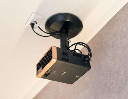 プロジェクター