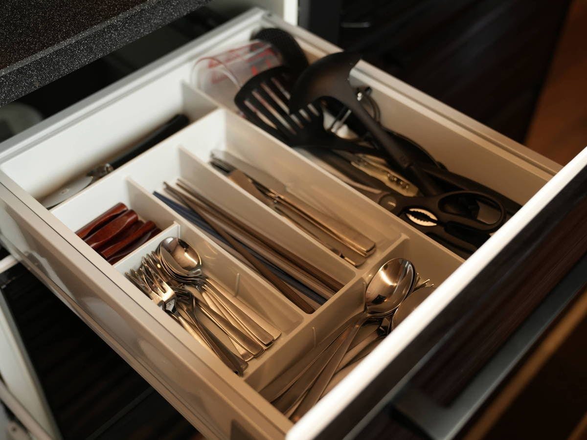 อุปกรณ์ทำครัวและช้อนส้อม