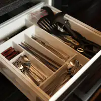 อุปกรณ์ทำครัวและช้อนส้อม