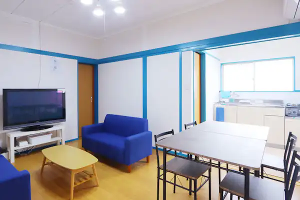 Ruang tamu sekaligus ruang makan