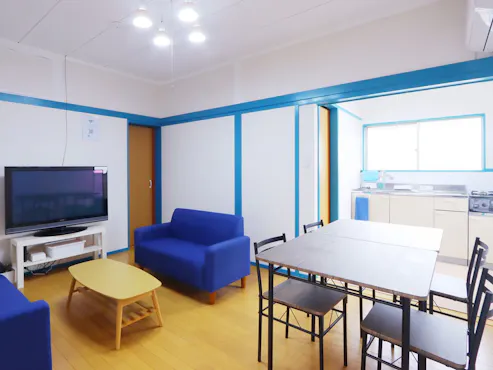 Ruang tamu sekaligus ruang makan