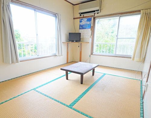 【和室】６畳１名様用、日当たり良好です