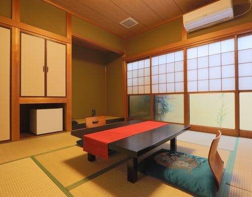 坪庭付き和室