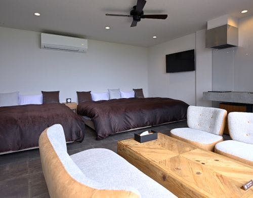 ヴィラ　リビング　ハリウッドツイン2台