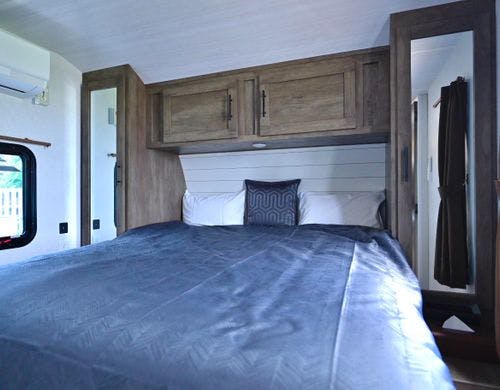 トレーラーハウス　ベッドルーム①