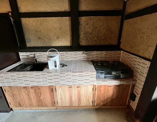 【木叢】タイルで仕上げられたキッチン