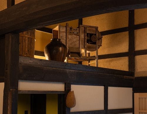 【木叢】昔使われていたものを展示。