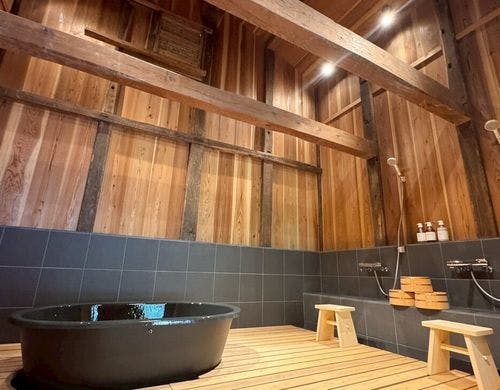 【木叢】蔵を改装した浴室