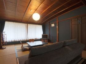 海辺の宿　ひがし