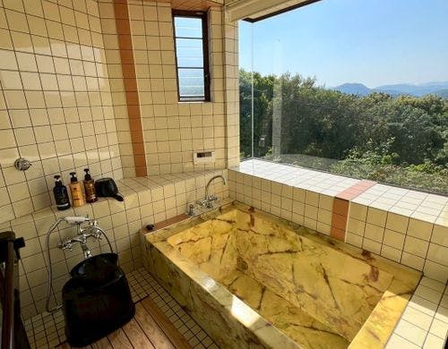 レトロな展望風呂。