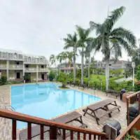 *【สระว่ายน้ำ】