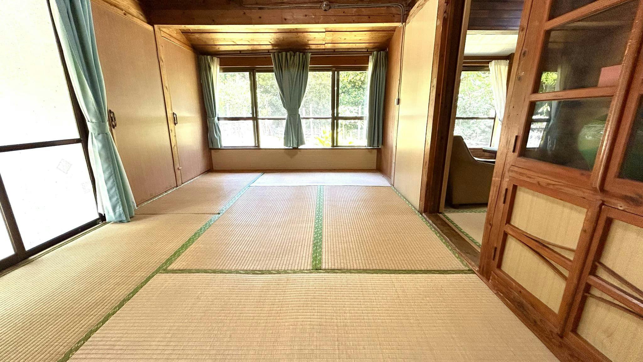 Traditional Okinawan House Miyaa