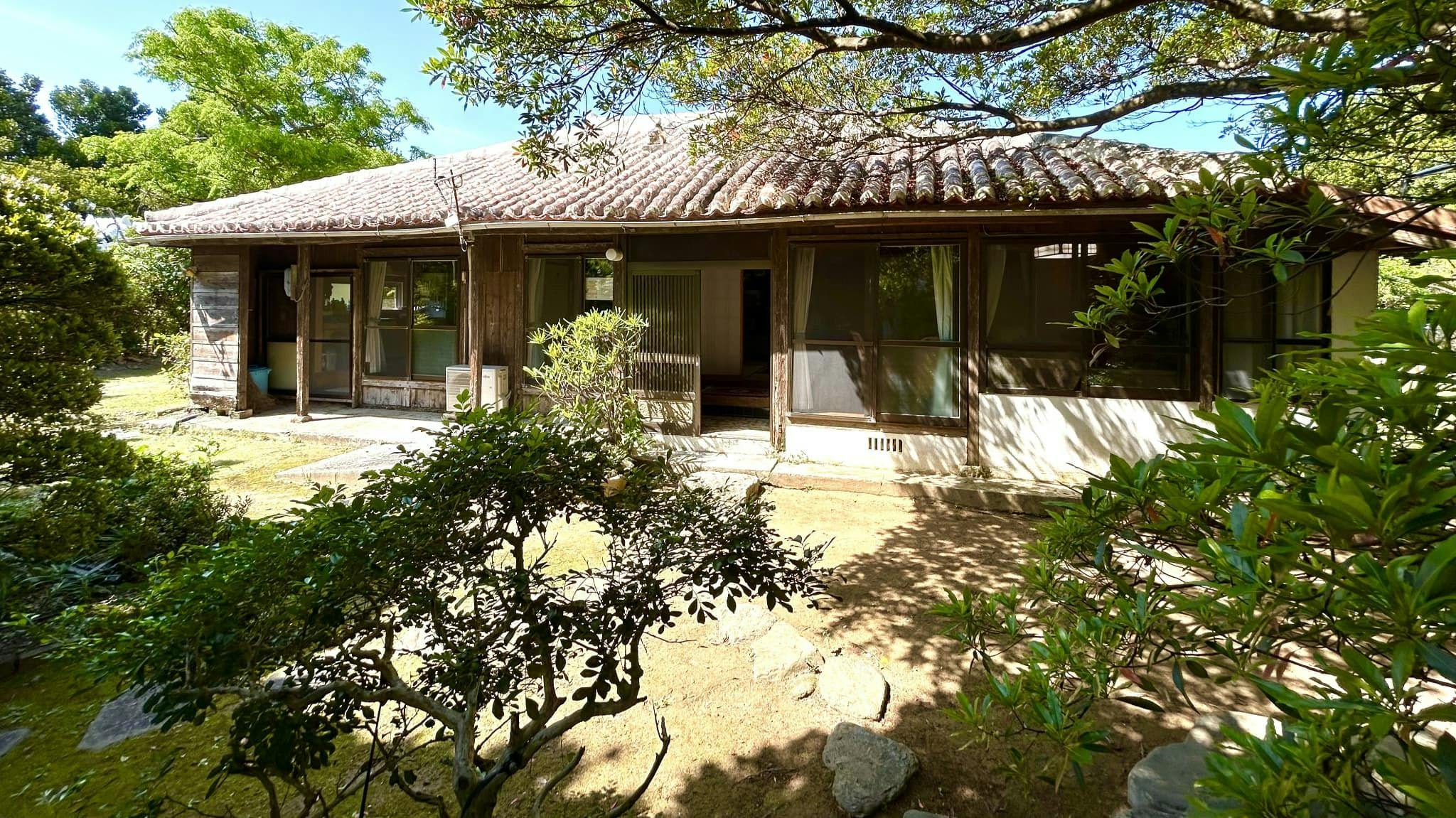 Traditional Okinawan House Miyaa