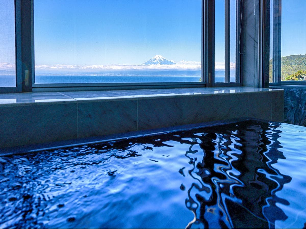 ห้องพักชั้น 2 แบบตะวันตก พร้อมห้องอาบน้ำ