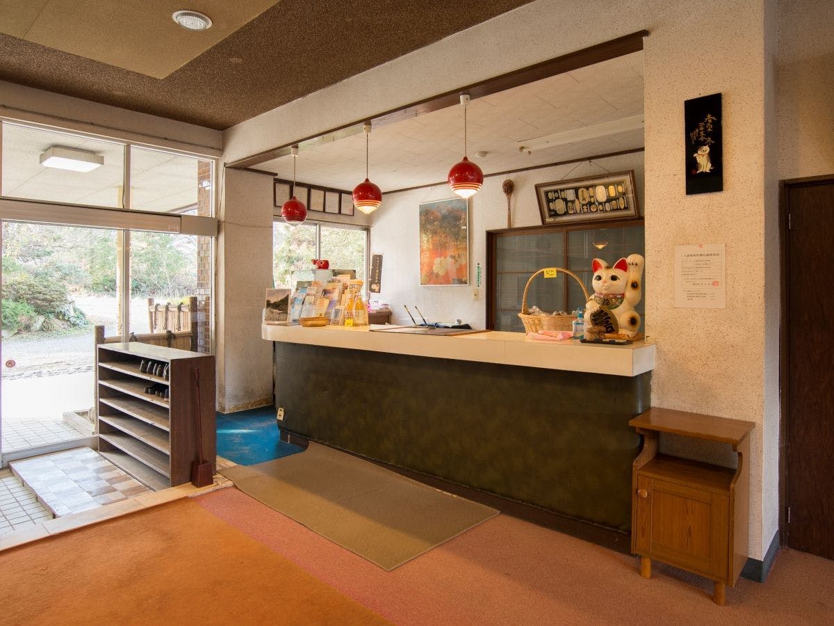 *【ภายในอาคาร (แผนกต้อนรับและล็อบบี้)】