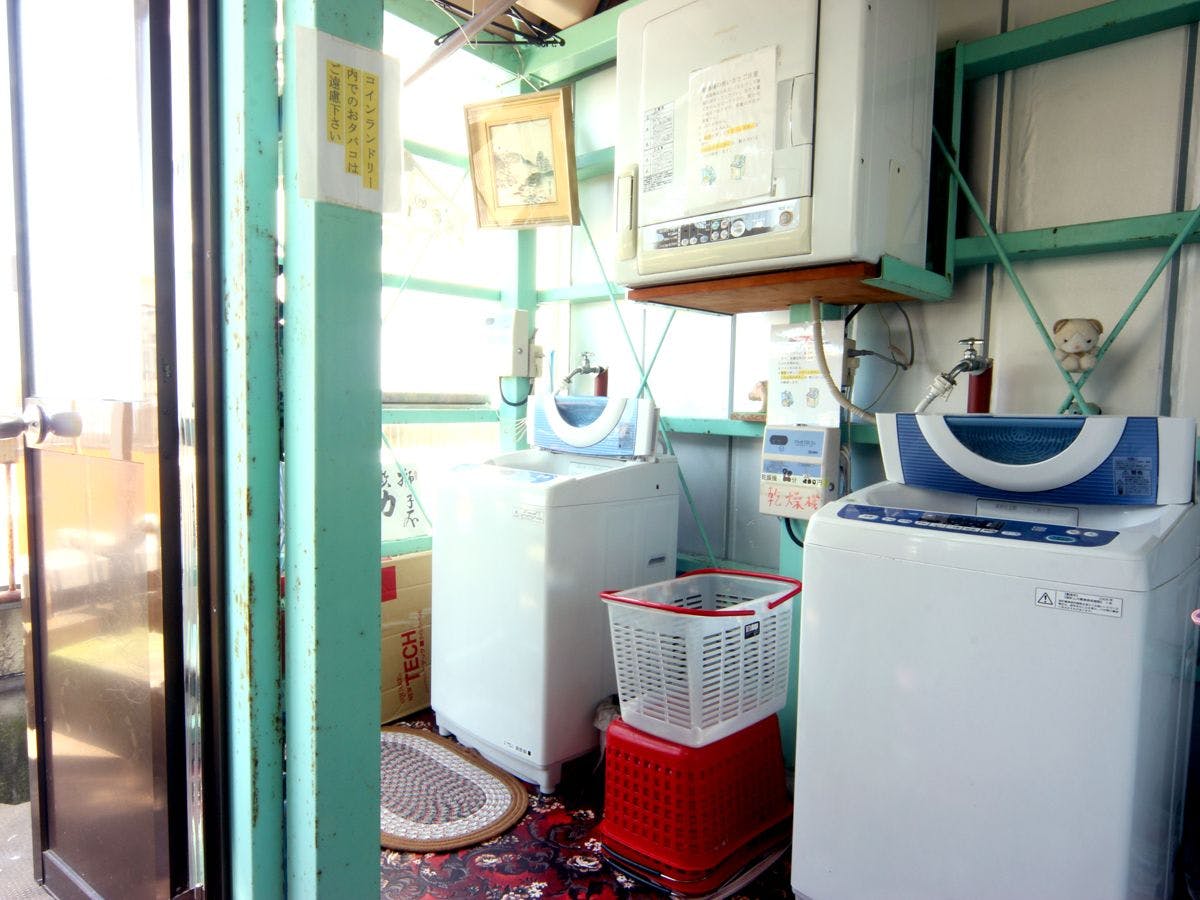 【สิ่งอำนวยความสะดวก】เครื่องซักผ้าหยอดเหรียญ (ใช้ร่วมกัน)