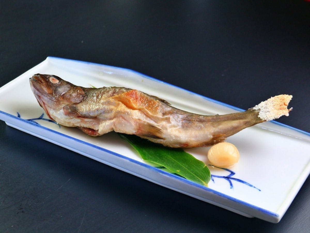 【ตัวอย่างอาหารเย็น】ปลายาวย่างเกลือ