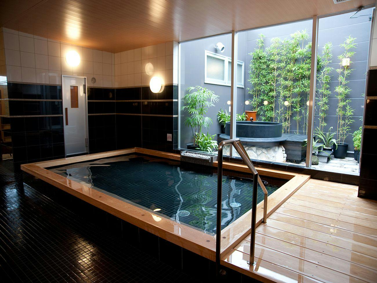 Quintessa Hotel Fukuoka Watanabe-dori Comic & Books