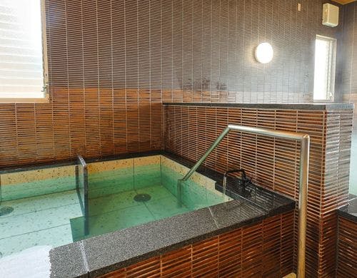 水風呂はチラーを導入