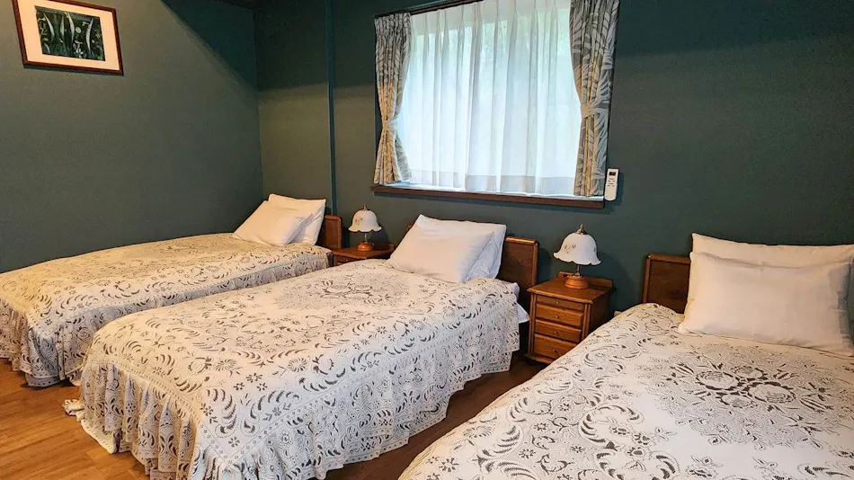 Hirugano Kogen Pension Green Lake