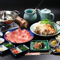 ชุดไคเซกิสไตล์ญี่ปุ่นพร้อมชาบูเนื้อวัวชิตะและปลาตามฤดูกาล*