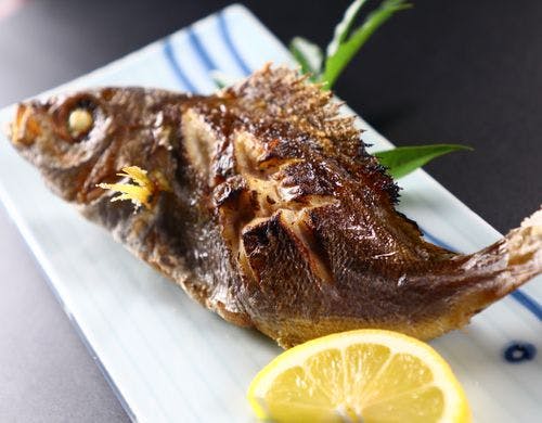 夕食_焼物_旬の焼き魚尾頭付き