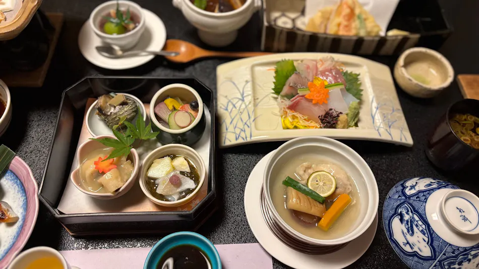 Tsubaki & tokotowa - A Traditional Machiya with Private Rental, Featuring a stone sauna and Open-Air Bath