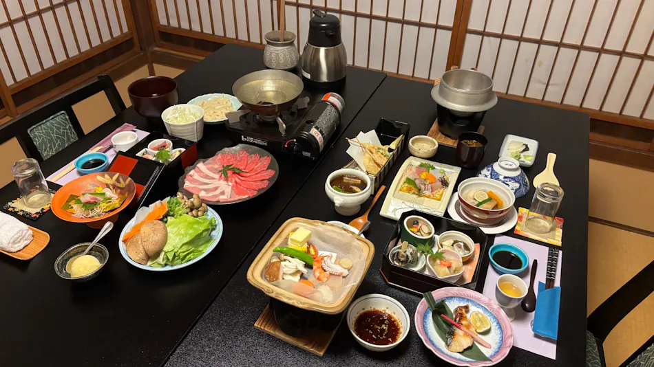 Tsubaki & tokotowa - A Traditional Machiya with Private Rental, Featuring a stone sauna and Open-Air Bath