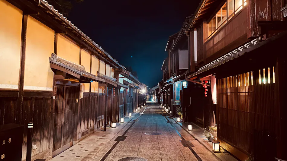 Tsubaki & tokotowa - A Traditional Machiya with Private Rental, Featuring a stone sauna and Open-Air Bath