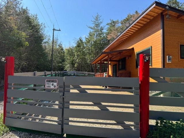 Pet-Friendly Private Cottage: Forest Village Ann