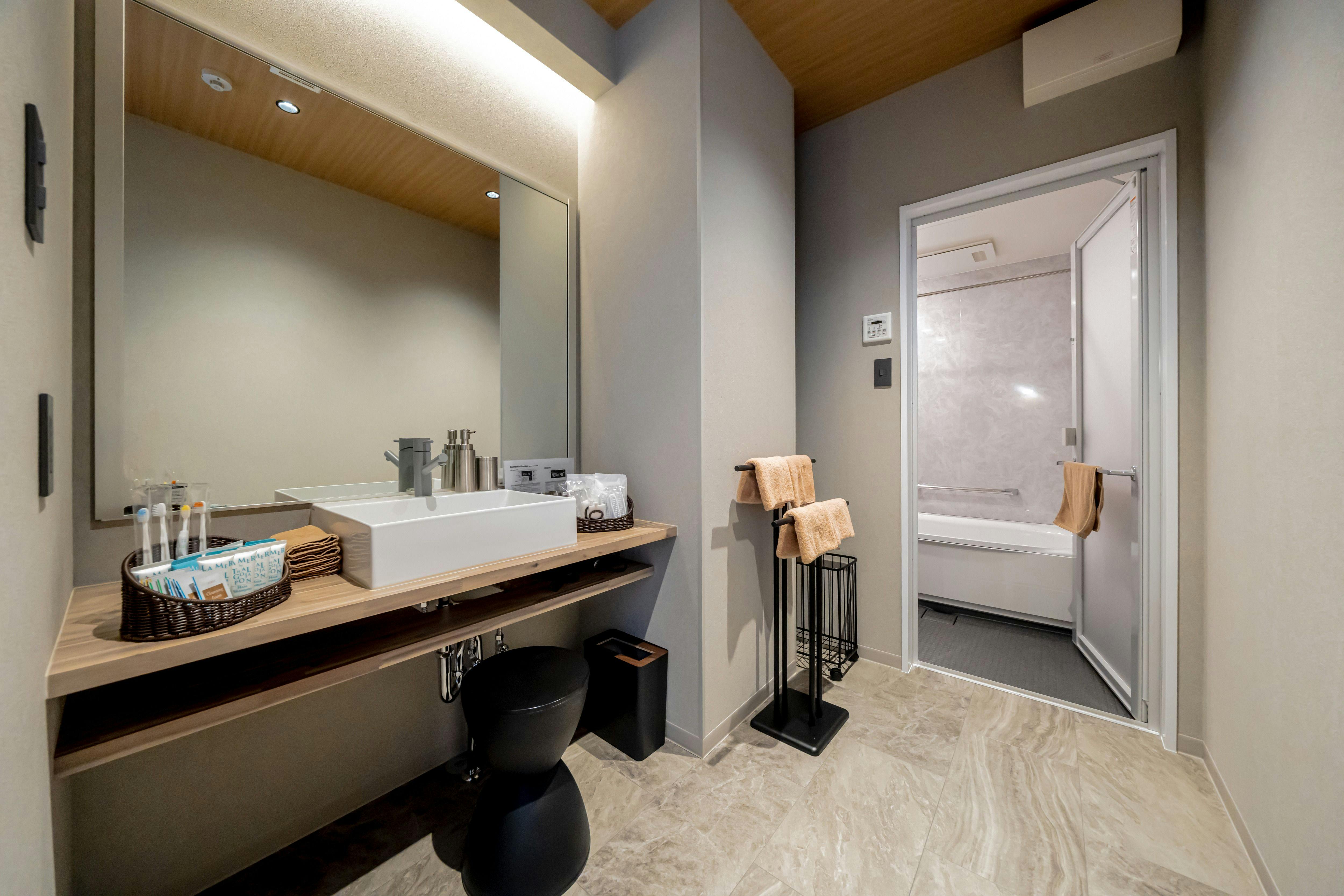 BOND COMFORT HOTEL MIYAJIMAGUCHI