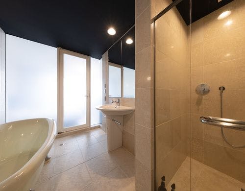 クイーンツインルーム