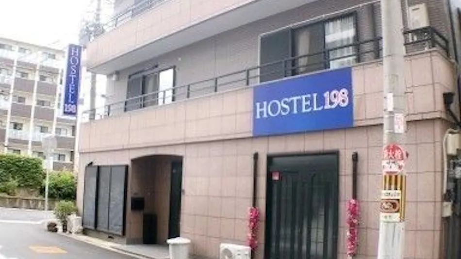 HOSTEL 198