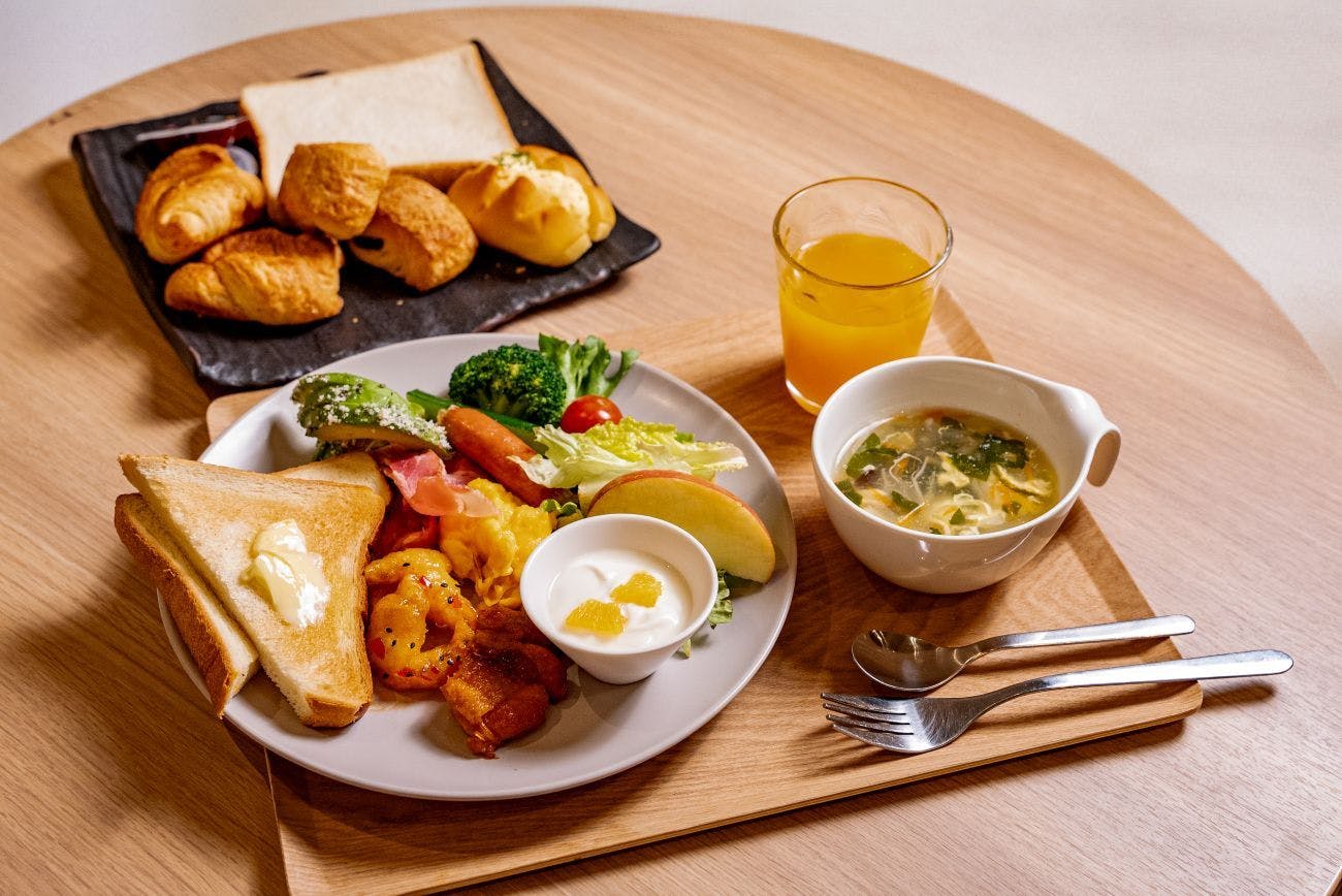 CINQS Hotel Breakfast Buffet