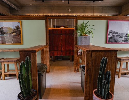 1Fのカフェでモーニング