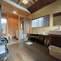 เซ็นราคุ ห้องอาบน้ำและห้องเปลี่ยนเสื้อผ้า