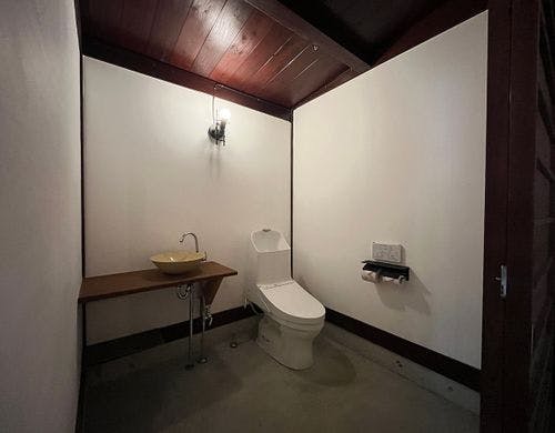 土間の共同トイレ