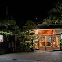 【ภายนอก│ภาพรวม (กลางคืน)】