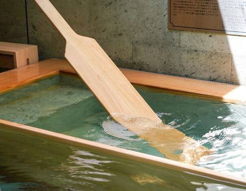 源泉かけ流しの温泉露天風呂