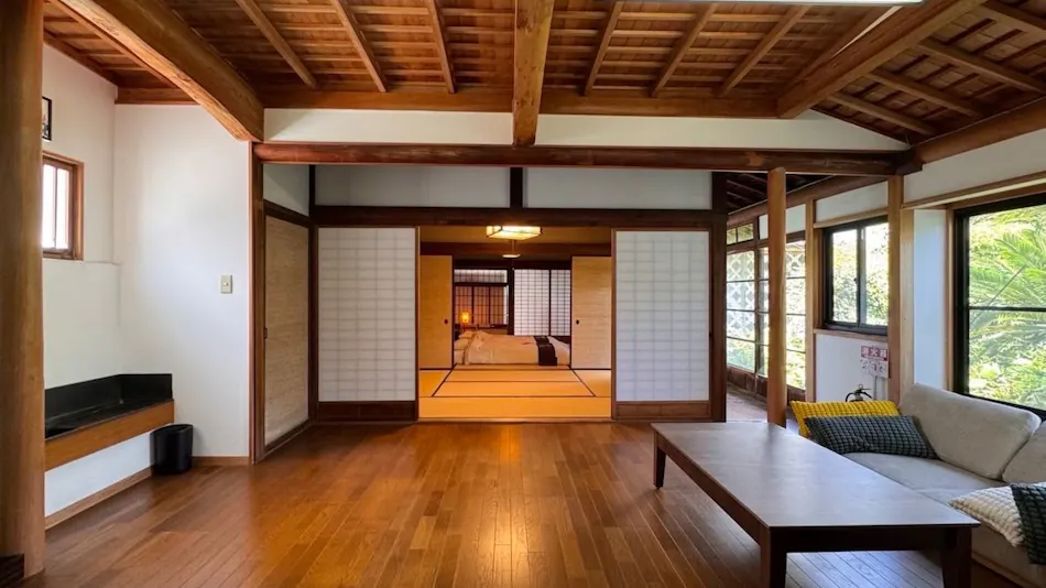 Accommodation “Saichu”with Free-Flowing Hot Spring Water and Traditional Namako Walls