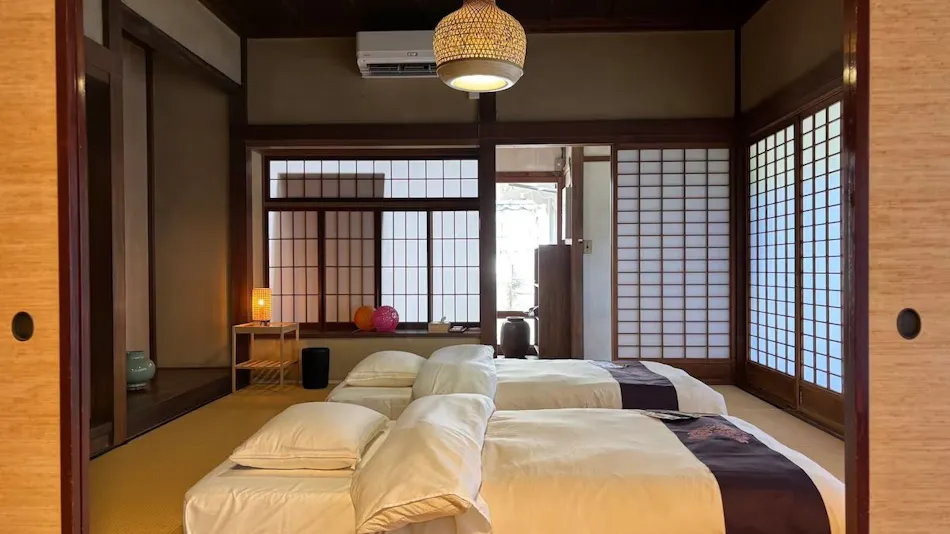 Accommodation “Saichu”with Free-Flowing Hot Spring Water and Traditional Namako Walls