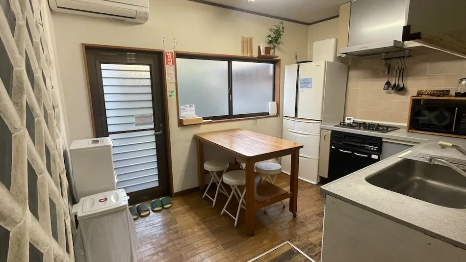 Accommodation “Saichu”with Free-Flowing Hot Spring Water and Traditional Namako Walls