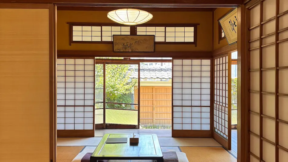 Accommodation “Saichu”with Free-Flowing Hot Spring Water and Traditional Namako Walls