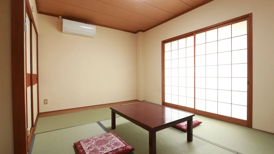 Hatsune Inn & Restaurant