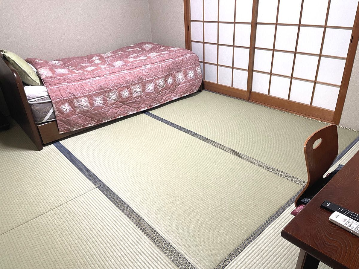 Hatsune Inn & Restaurant
