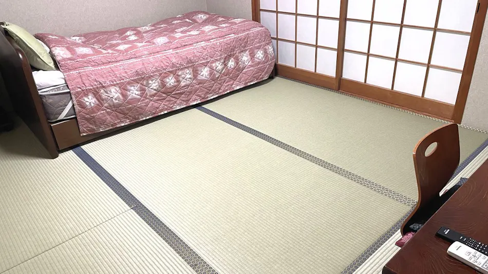 Hatsune Inn & Restaurant