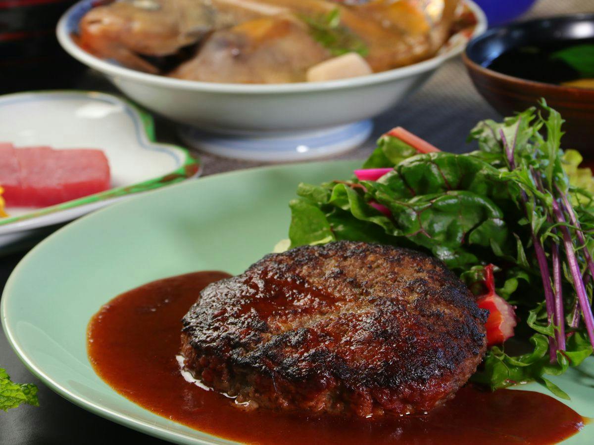 Hatsune Inn & Restaurant