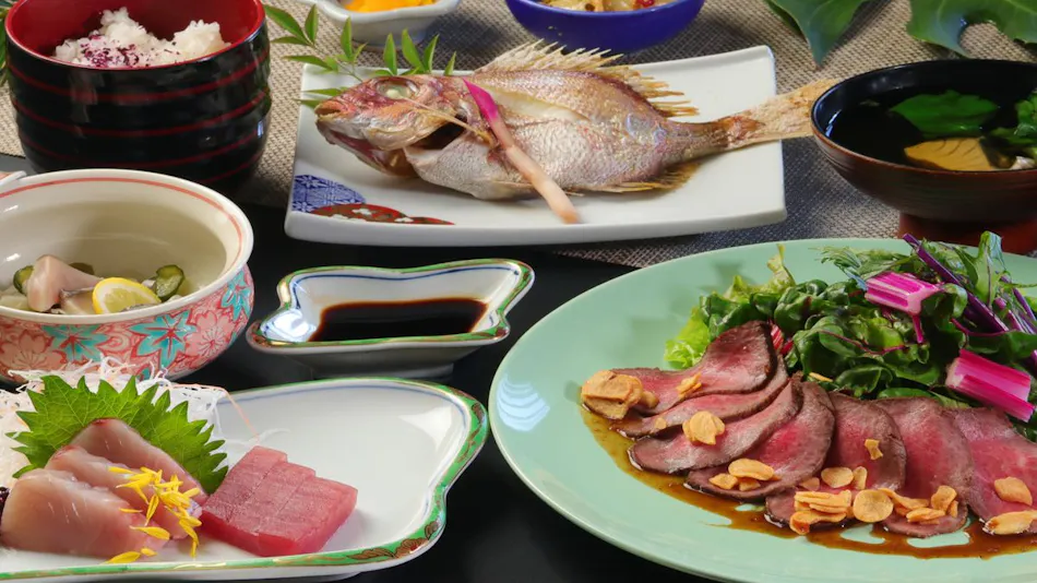 Hatsune Inn & Restaurant
