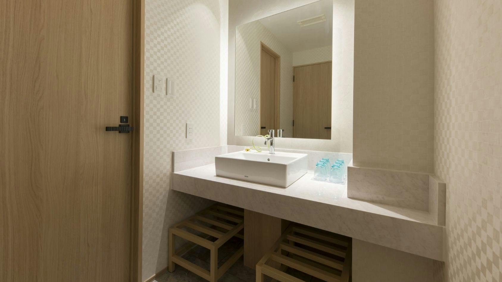 IAM HOTEL