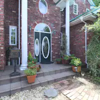 Welcome to THE GOLDEN PATH VILLA.